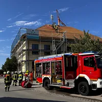 7bfcaa86-4cd5-438d-8198-d55a03f13007.jpg